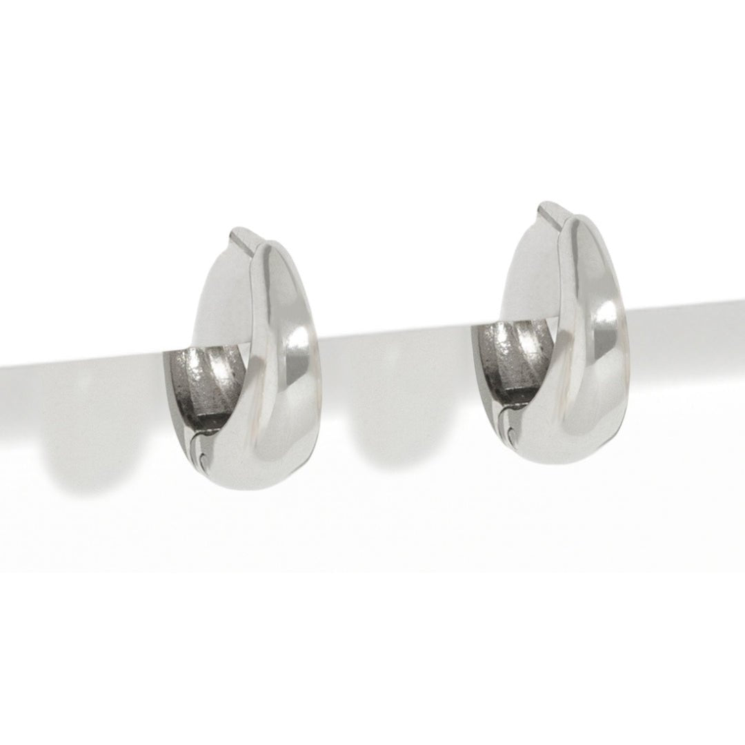 CHIC BOLD SILVER HOOPS - ARETES - Malandra Jewelry - EUWA488.P-JDE2407020-S