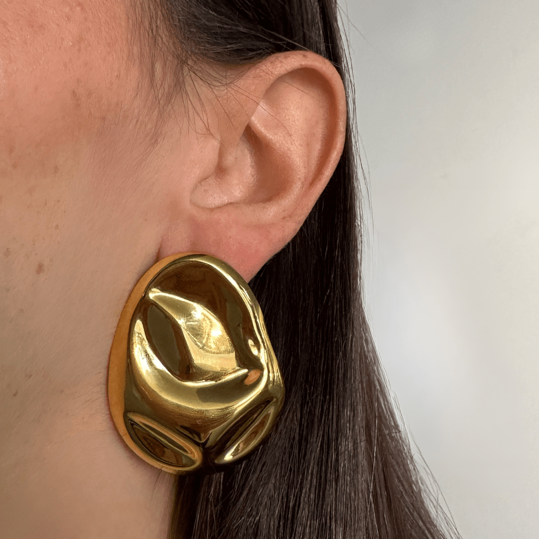CHUNKY OVAL GOLD EARRINGS - ARETES - Malandra Jewelry - EUWA171 - JDE2407048