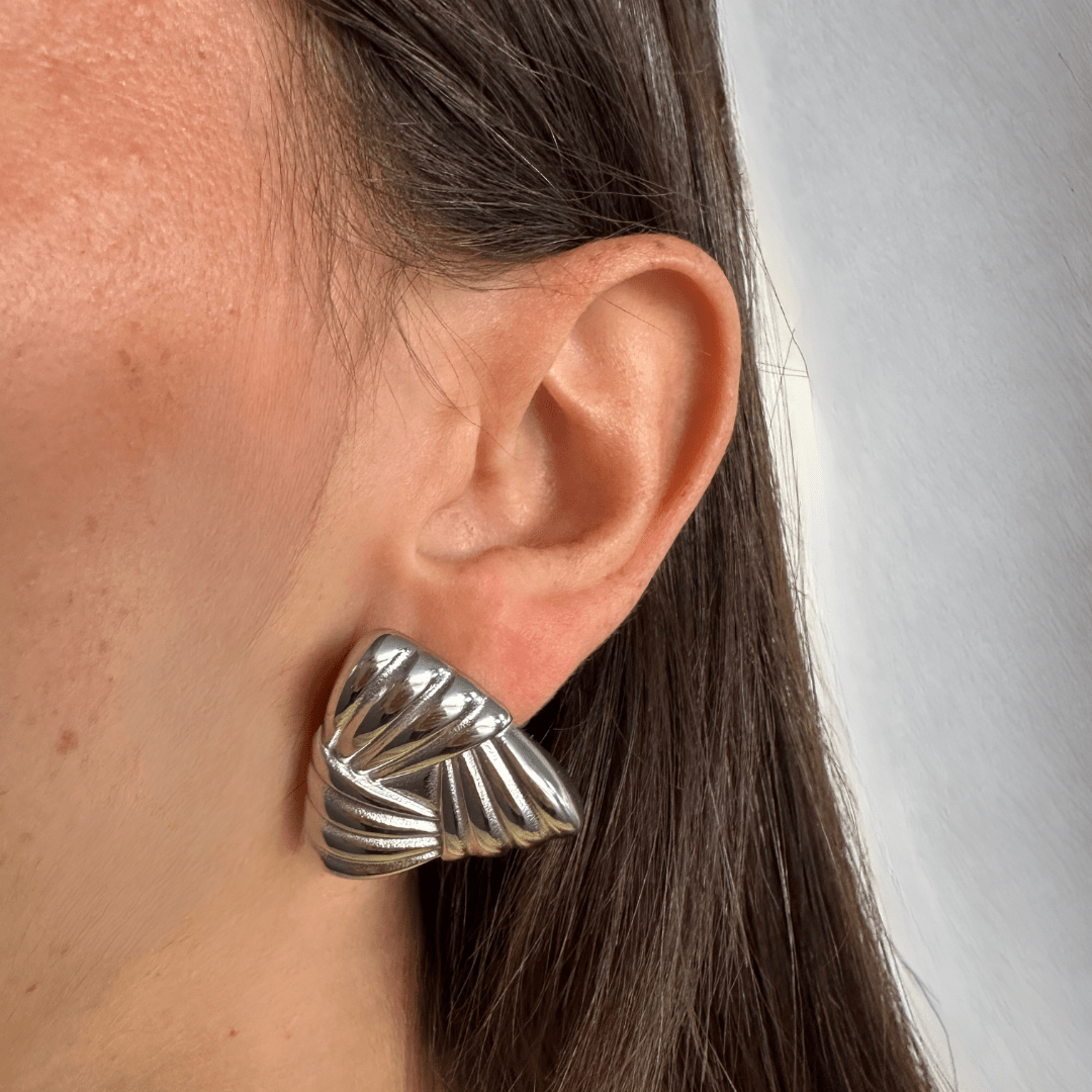 CHUNKY SILVER TRIANGLE EARRINGS - ARETES - Malandra Jewelry - EUWA168.P - JDE2311081 - S