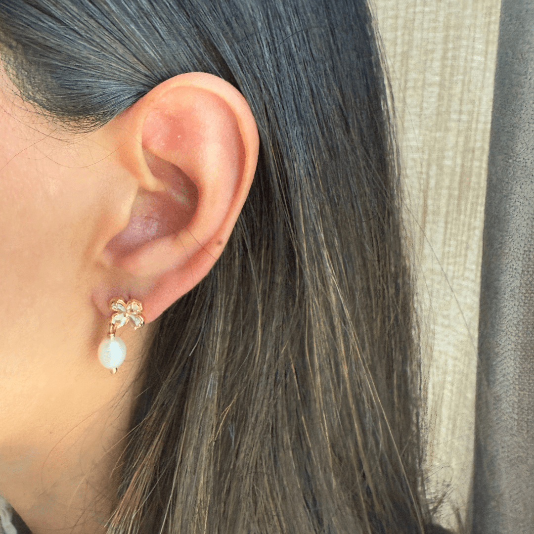 CLOVER & PEARL EARRINGS - ARETES - Malandra Jewelry - TA1820