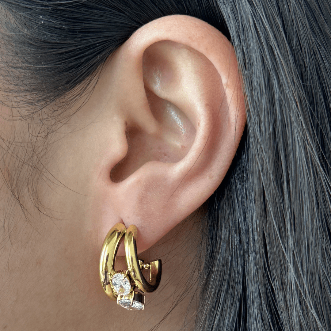 CRYSTAL GLOW HOOPS - ARETES - Malandra Jewelry - EUWA467-JDE0112215-WT
