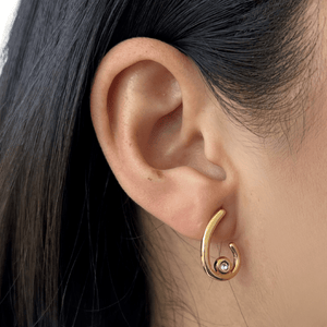 CURVE GLEAM EARRINGS - ARETES - Malandra Jewelry - VCA260-4037