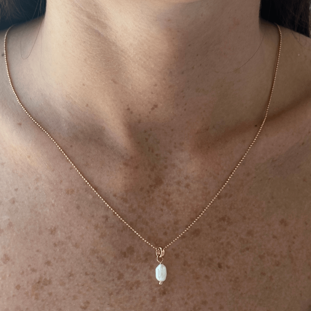 DAINTY PEARL GLOW NECKLACE - COLLARES - Malandra Jewelry - TC1997