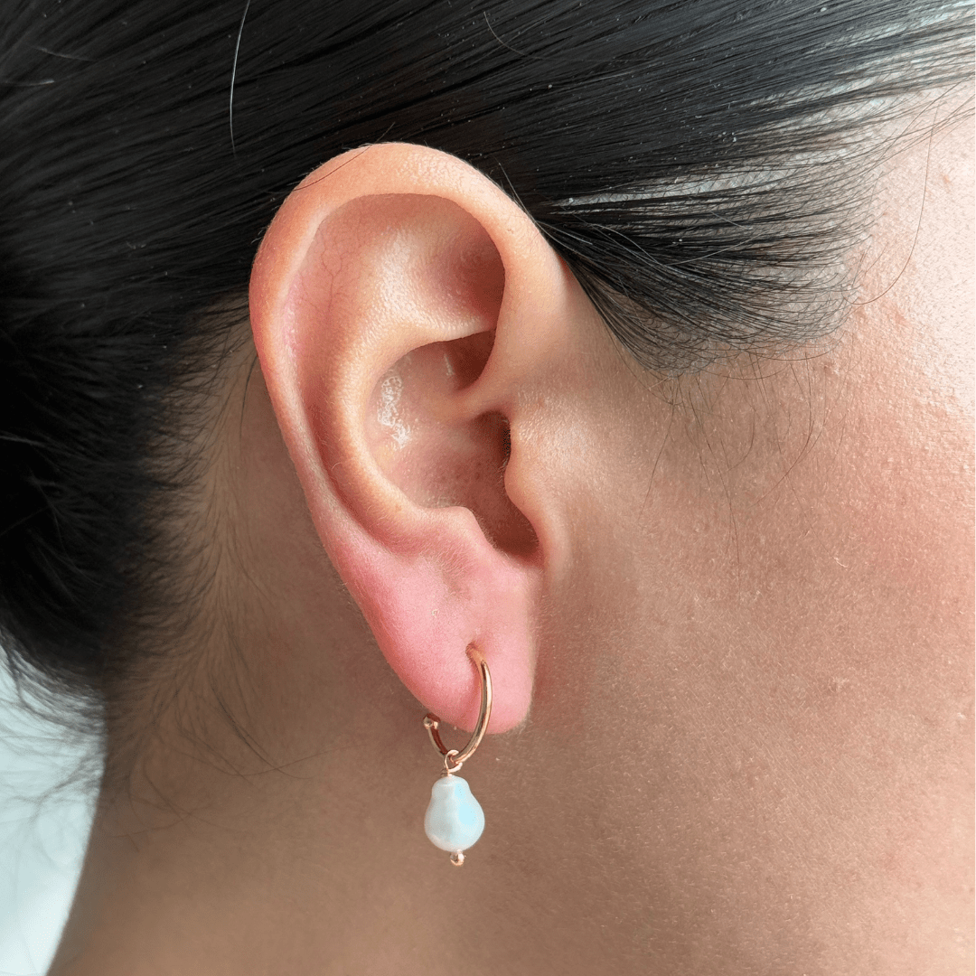 ELEGANCE CLASSIC PEARL HOOPS - ARETES - Malandra Jewelry - TA2013