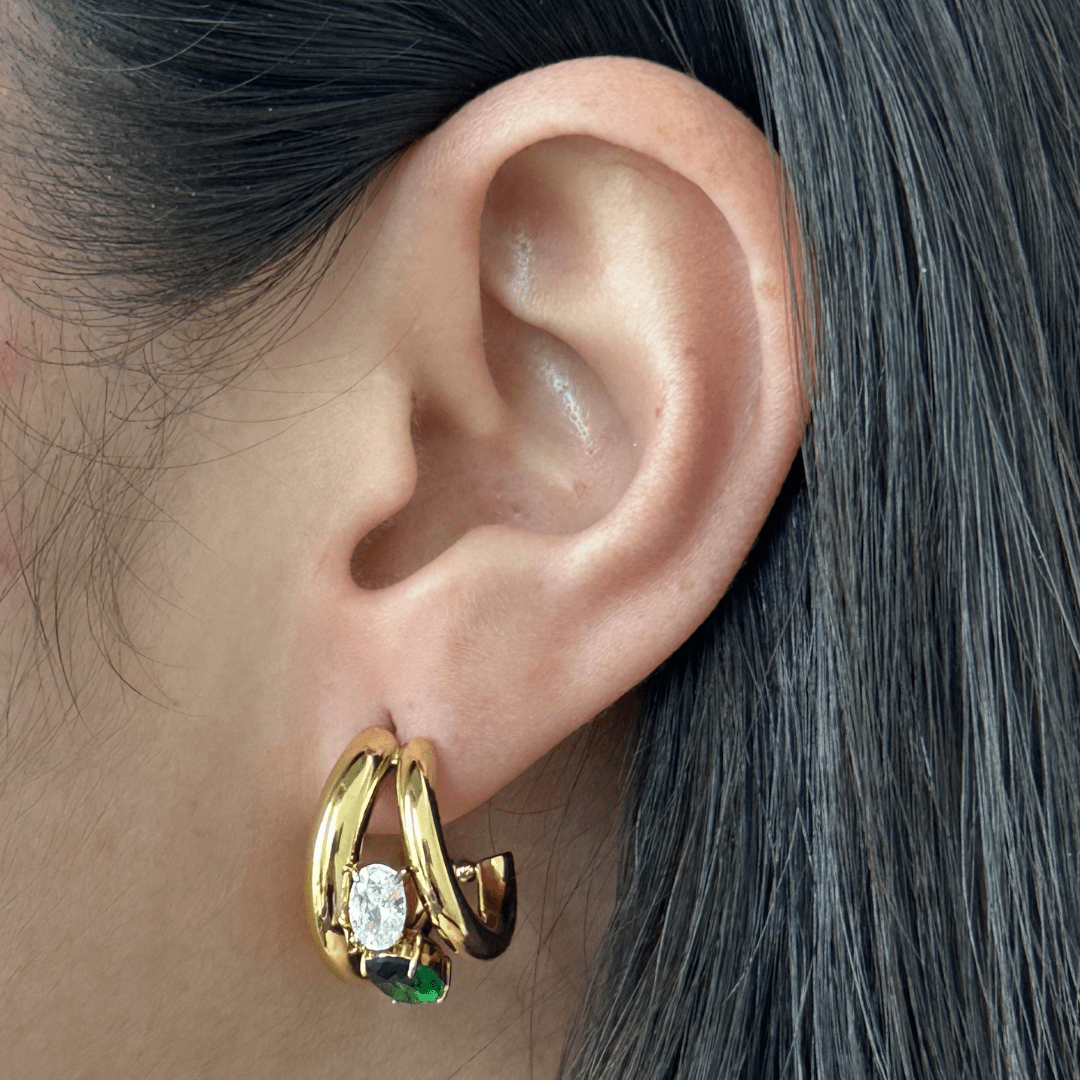 EMERALD GLOW HOOPS - ARETES - Malandra Jewelry - EUWA468-JDE0112215-GN
