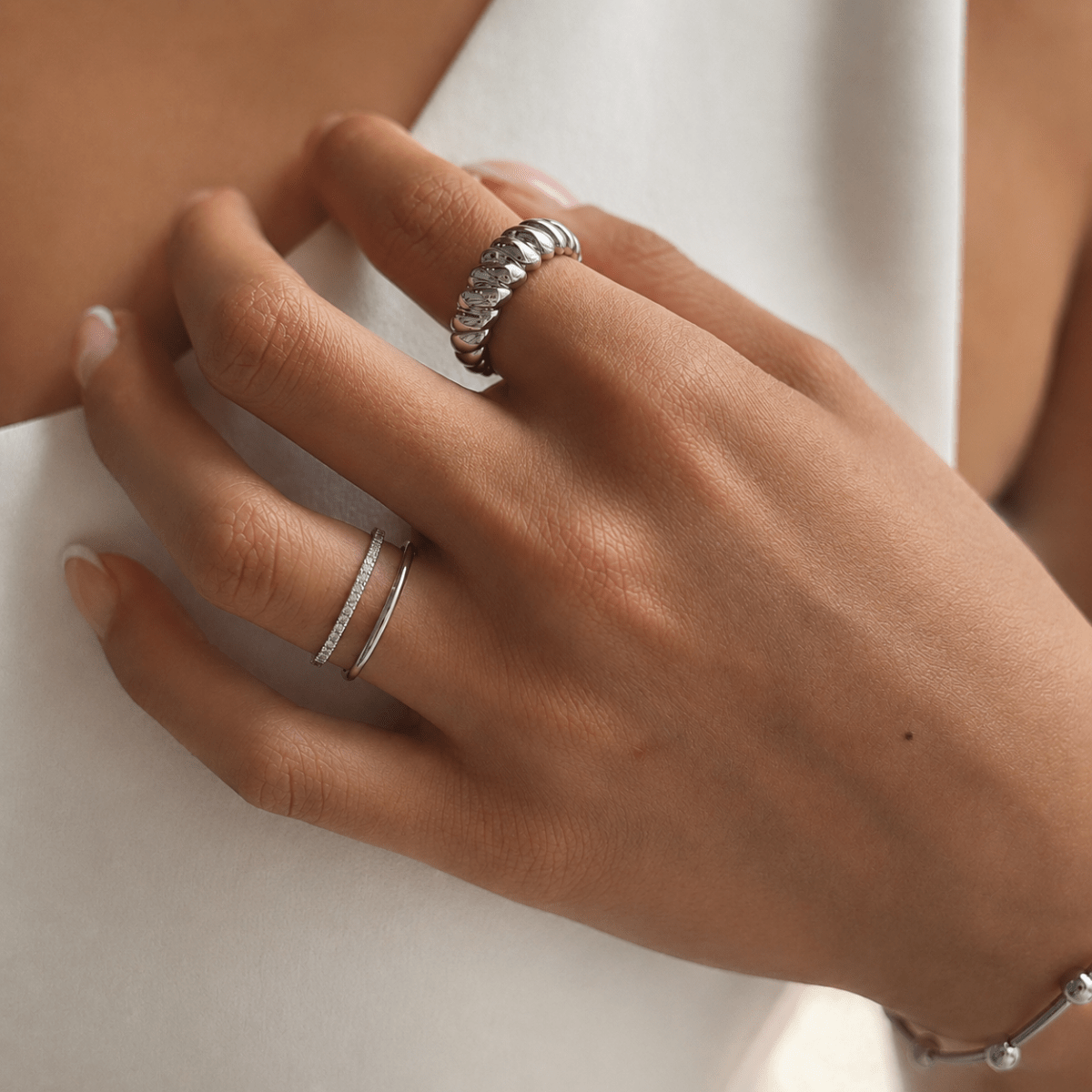 GLEAMING SPARK MILANO RING - ANILLOS - Malandra Jewelry - EAWR76.6-M230828001553