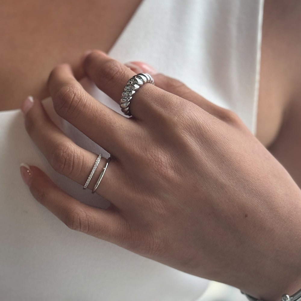 GLEAMING SPARK MILANO RING - ANILLOS - Malandra Jewelry - EAWR76.6 - M230828001553