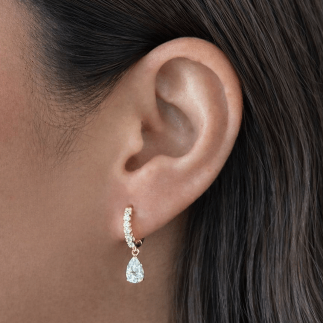 GOLD DROP GLEAM HOOPS - ARETES - Malandra Jewelry - ZWA122-QX01368