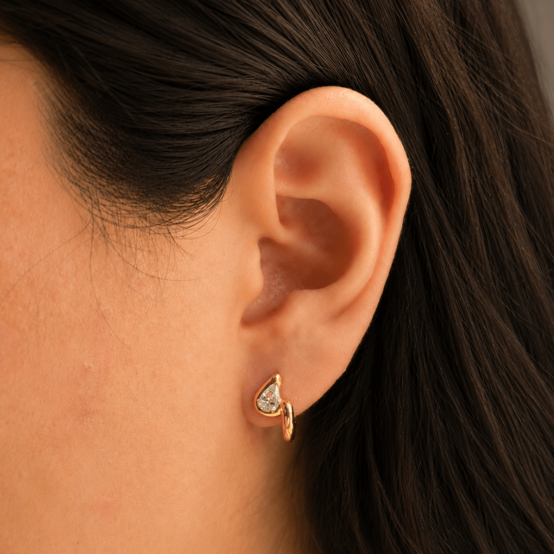 Gold Flare Drop Huggies - ARETES - Malandra Jewelry - EUWA608-JDE0312229