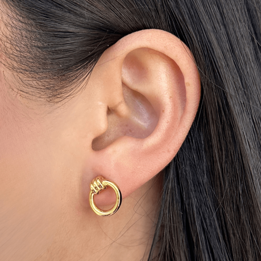 GOLD KNOT ORBIT STUDS - ARETES - Malandra Jewelry - VCA263-3972