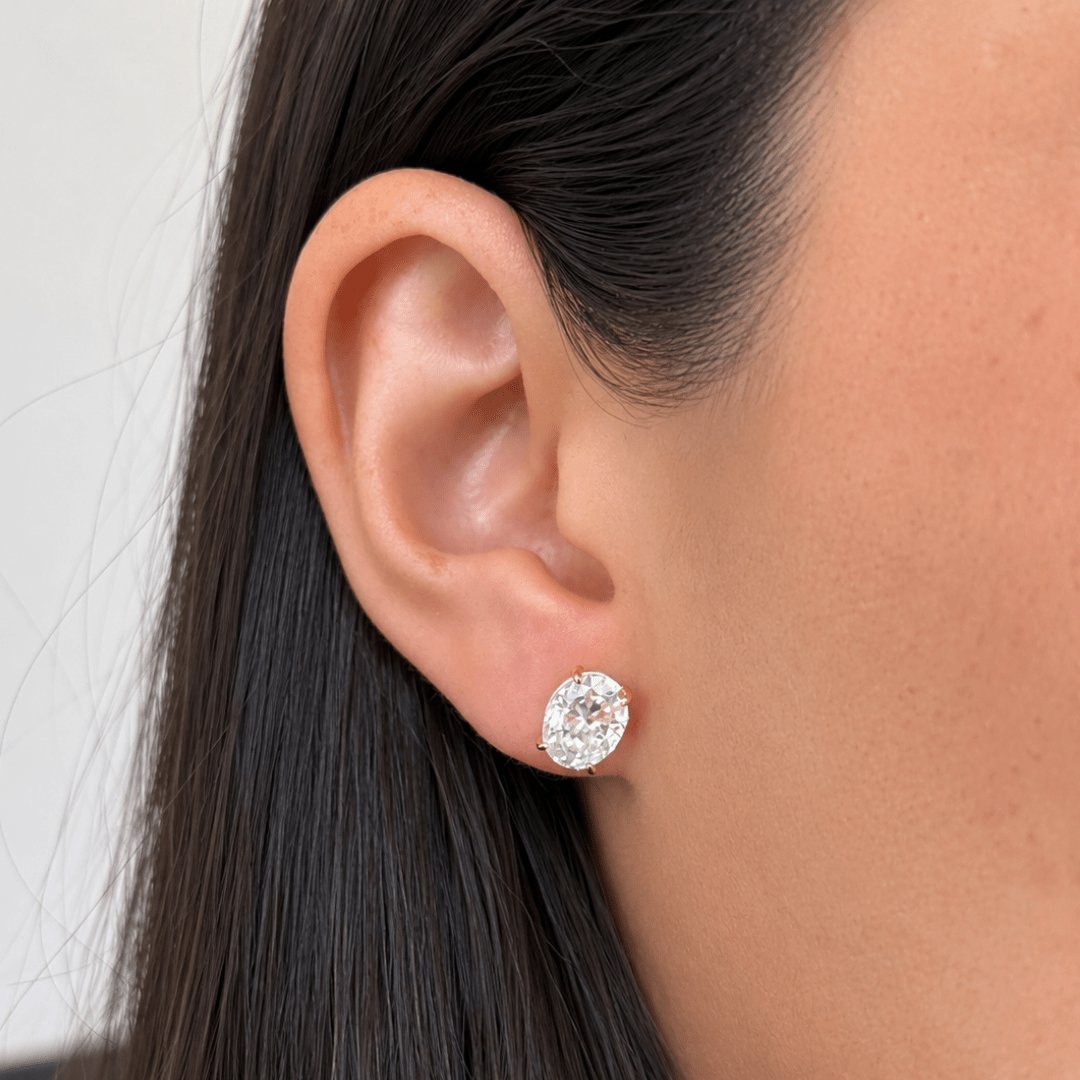 GOLD OVAL MOISSANITE STUDS - ARETES - Malandra Jewelry - LRA7-SMOE02-14K-7X9