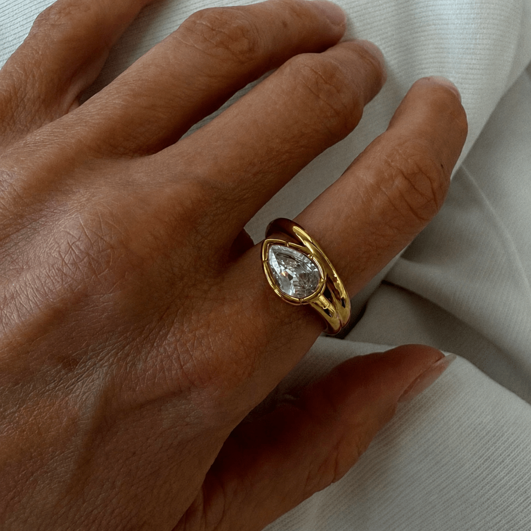 Gold Sculpted Drop Ring - ANILLOS - Malandra Jewelry - EUWR578-JDR0104338