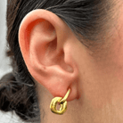 GOLD SQUARE LINK HUGGIES - ARETES - Malandra Jewelry - ZWA91-QX00914Y