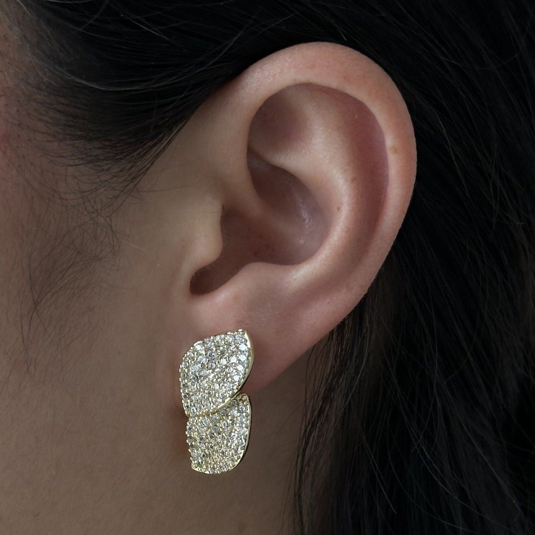 GOLDEN ALLURE PETAL EARRINGS - ARETES - Malandra Jewelry - EZAA68
