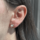GOLDEN GLEAM PEARL EARRINGS - ARETES - Malandra Jewelry - ZOA31 - YG10823IOZB