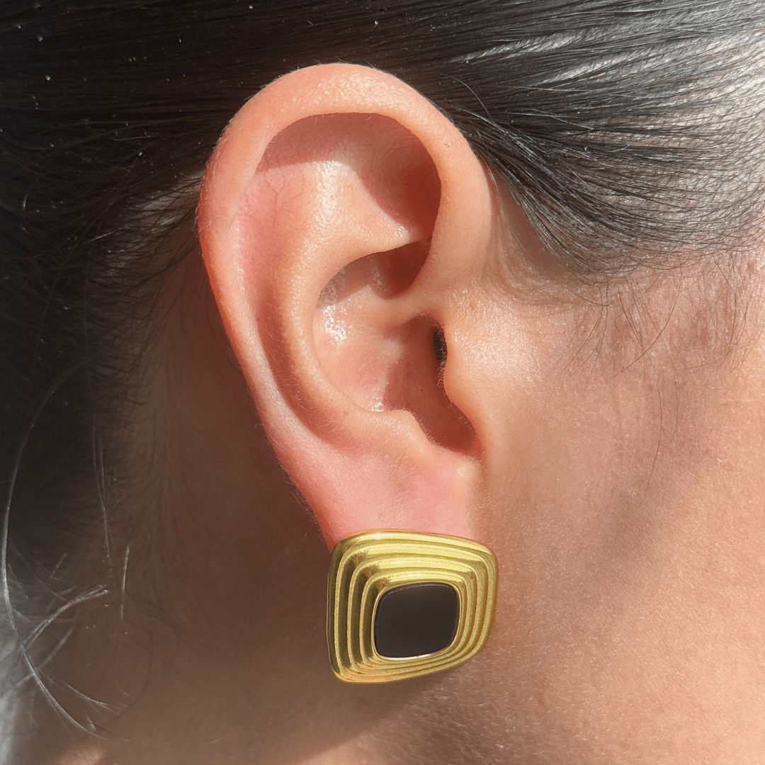GOLDEN MIDNIGHT SQUARE EARRINGS - ARETES - Malandra Jewelry - EUWA200 - JDE0112028 - BK