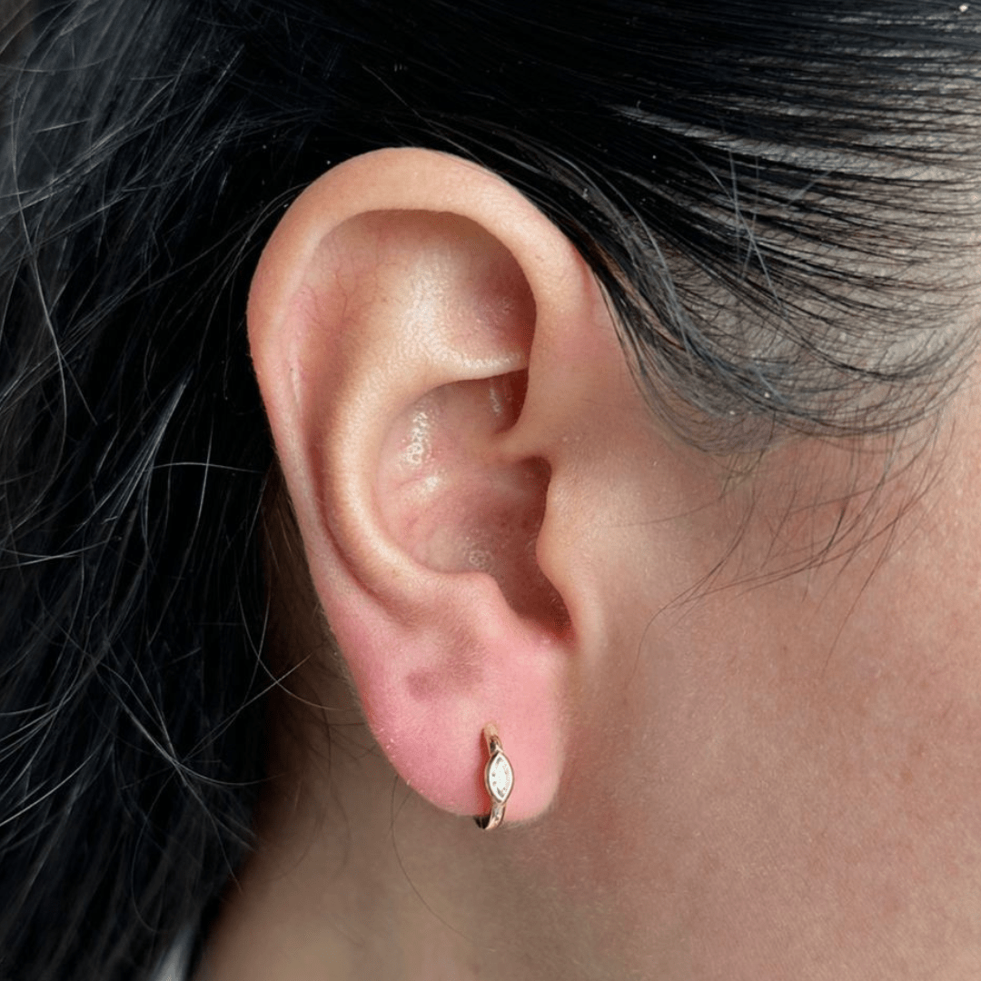 GOLDEN MILANO DROP HOOPS - ARETES - Malandra Jewelry - EAWA119 - MME0131 Gold White