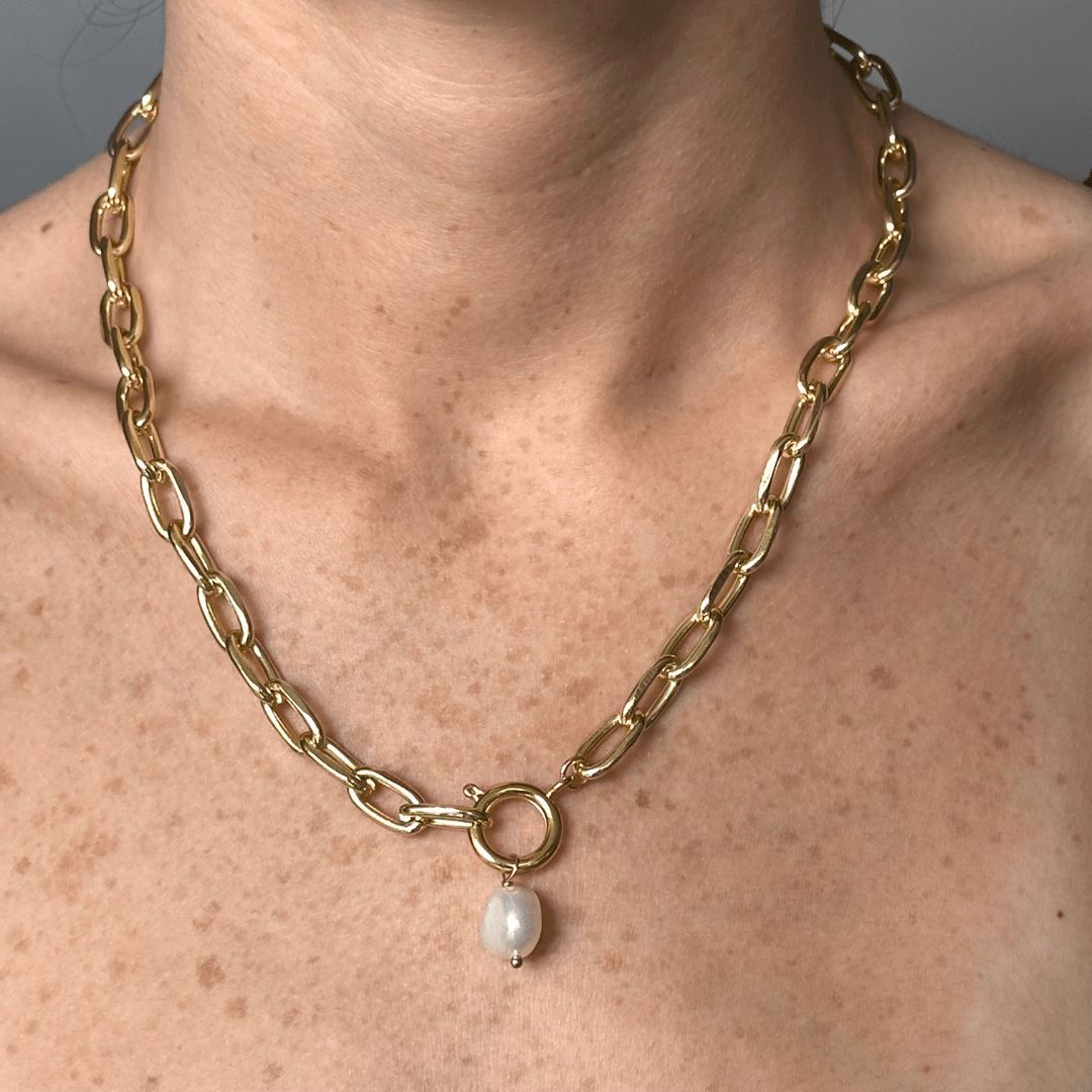 GOLDEN PEARL CHARM NECKLACE - COLLARES - Malandra Jewelry - TC1967