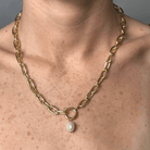 GOLDEN PEARL CHARM NECKLACE - COLLARES - Malandra Jewelry - TC1967