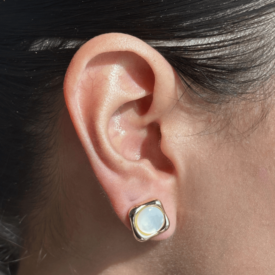 GOLDEN PEARL SQUARE STUDS - ARETES - Malandra Jewelry - ZWA63 - QX00901BY