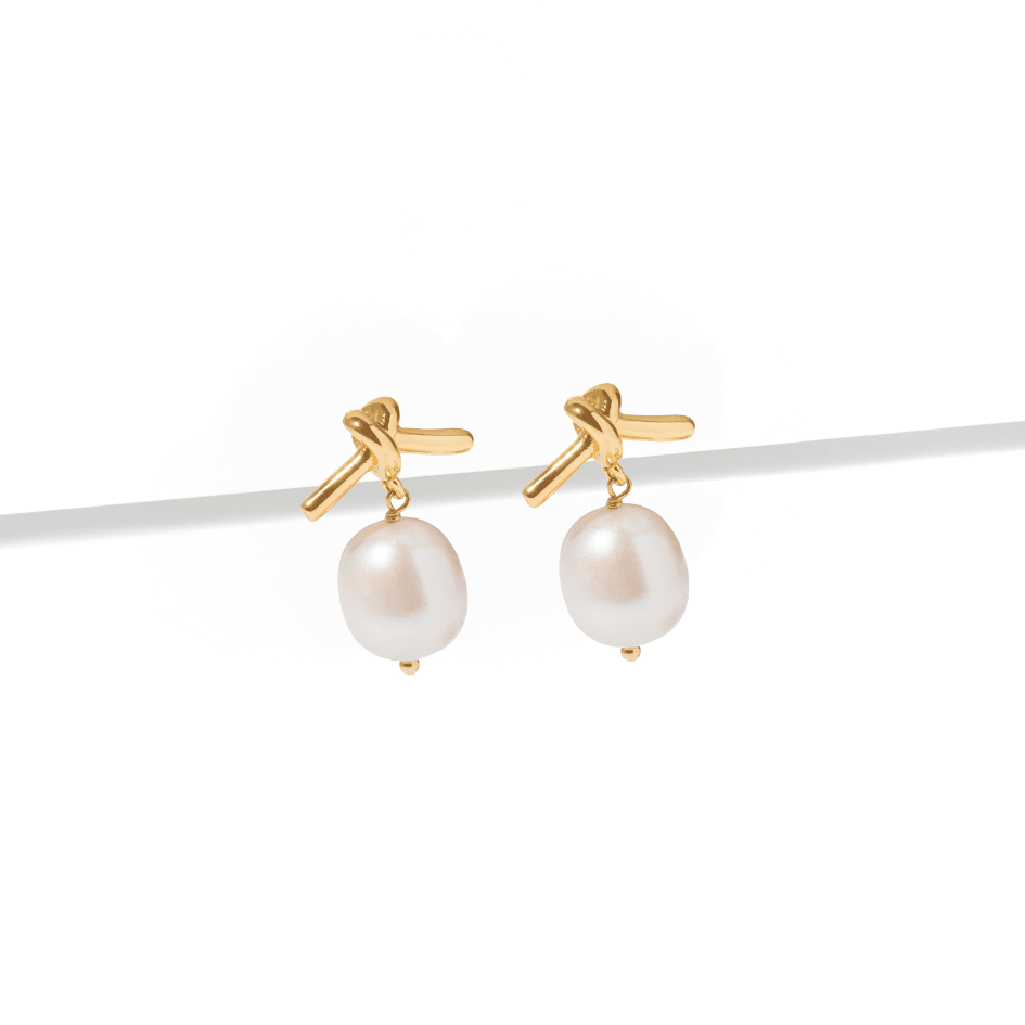 GOLDEN PEARL STUDS - ARETES - Malandra Jewelry - TA2377