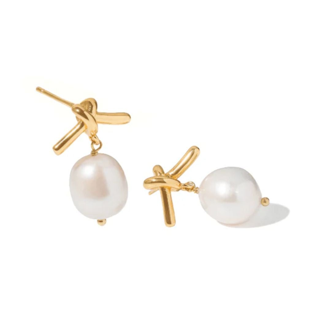 GOLDEN PEARL STUDS - ARETES - Malandra Jewelry - TA2377