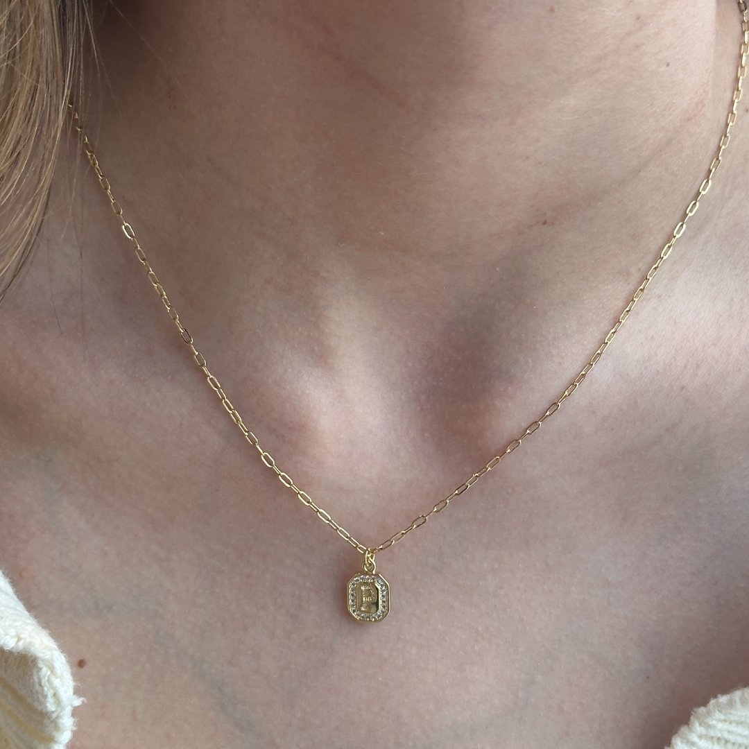 GOLDEN PLAQUE INITIAL NECKLACE - COLLARES - Malandra Jewelry - TC1745.P