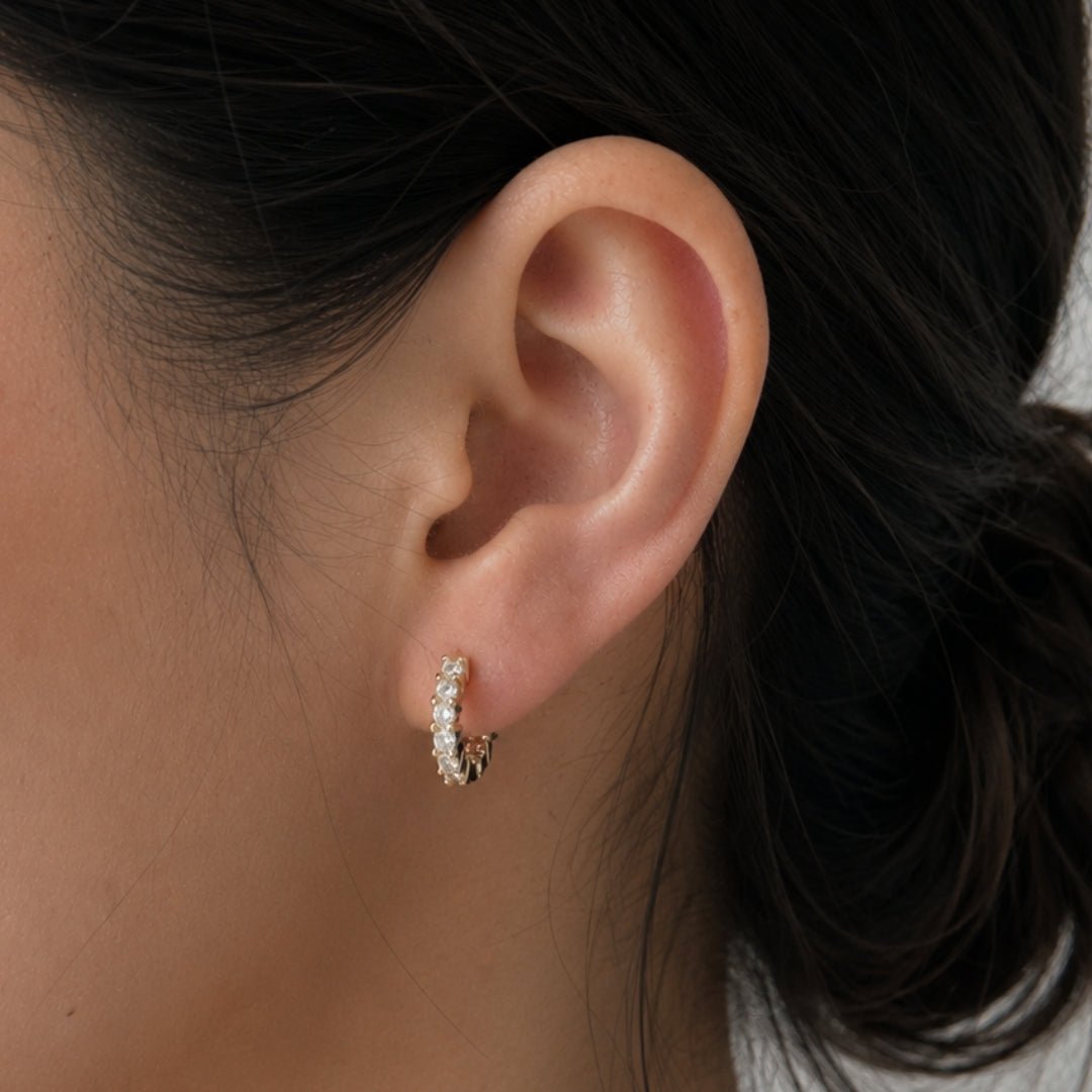 GOLDEN RADIANT HOOPS - ARETES - Malandra Jewelry - EZAA72