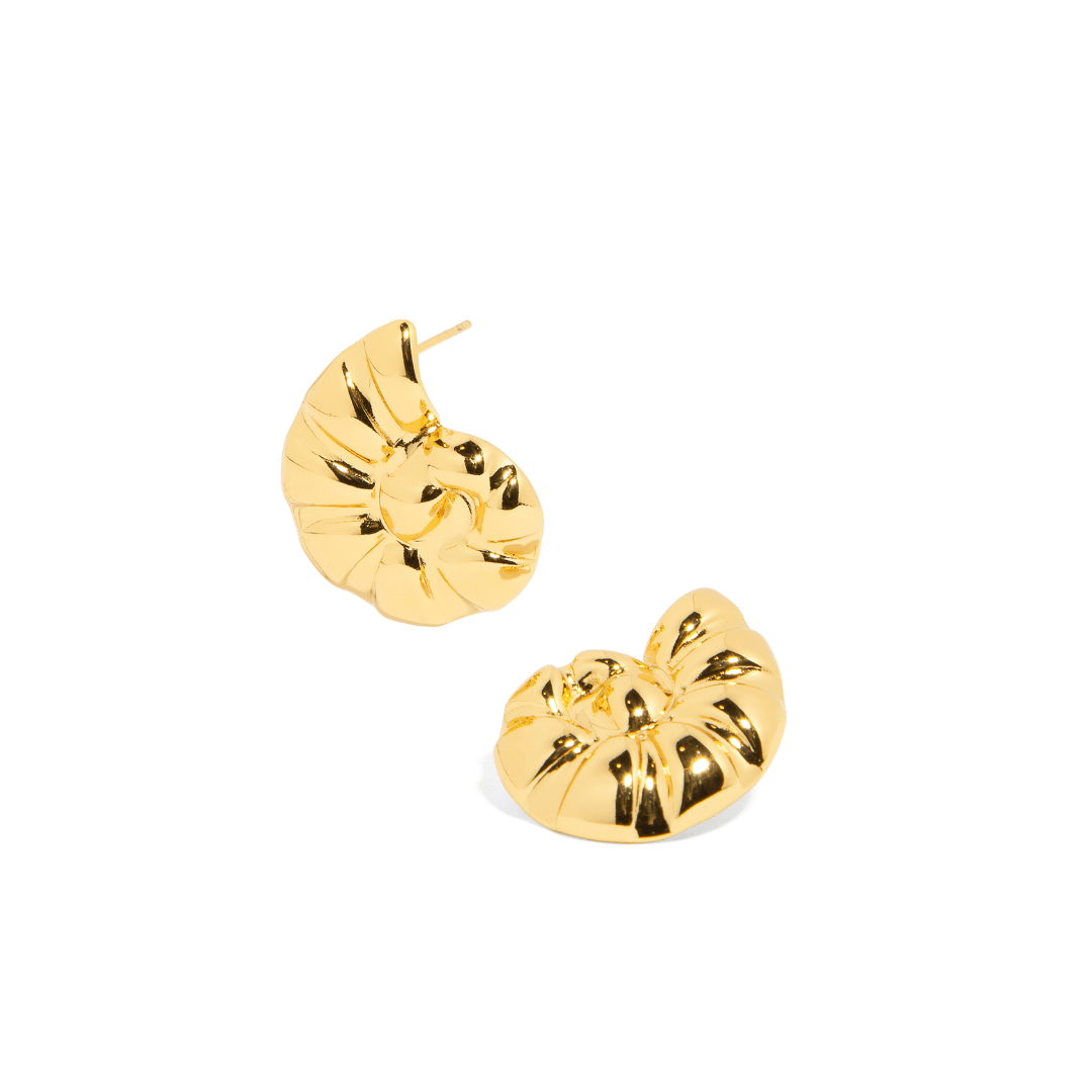 GOLDEN SEASHELL GLOW EARRINGS - ARETES - Malandra Jewelry - ZZA14 - E02634J