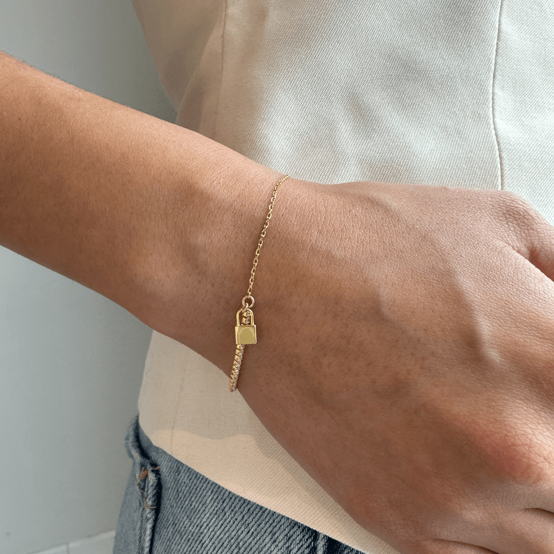 GOLDEN SERENA LOCK BRACELET - PULSERAS - Malandra Jewelry - EAWP101 - MMB33