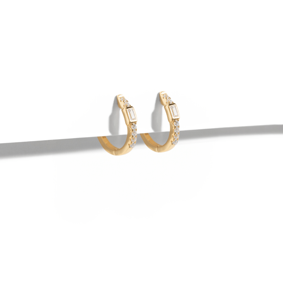 GOLDEN SPARK HOOPS - ARETES - Malandra Jewelry - EAWA120 - MME472