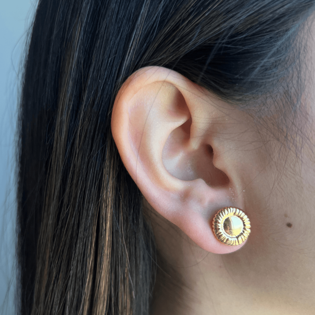 GOLDEN SUNFLOWER STUDS - ARETES - Malandra Jewelry - VCA239 - 4029