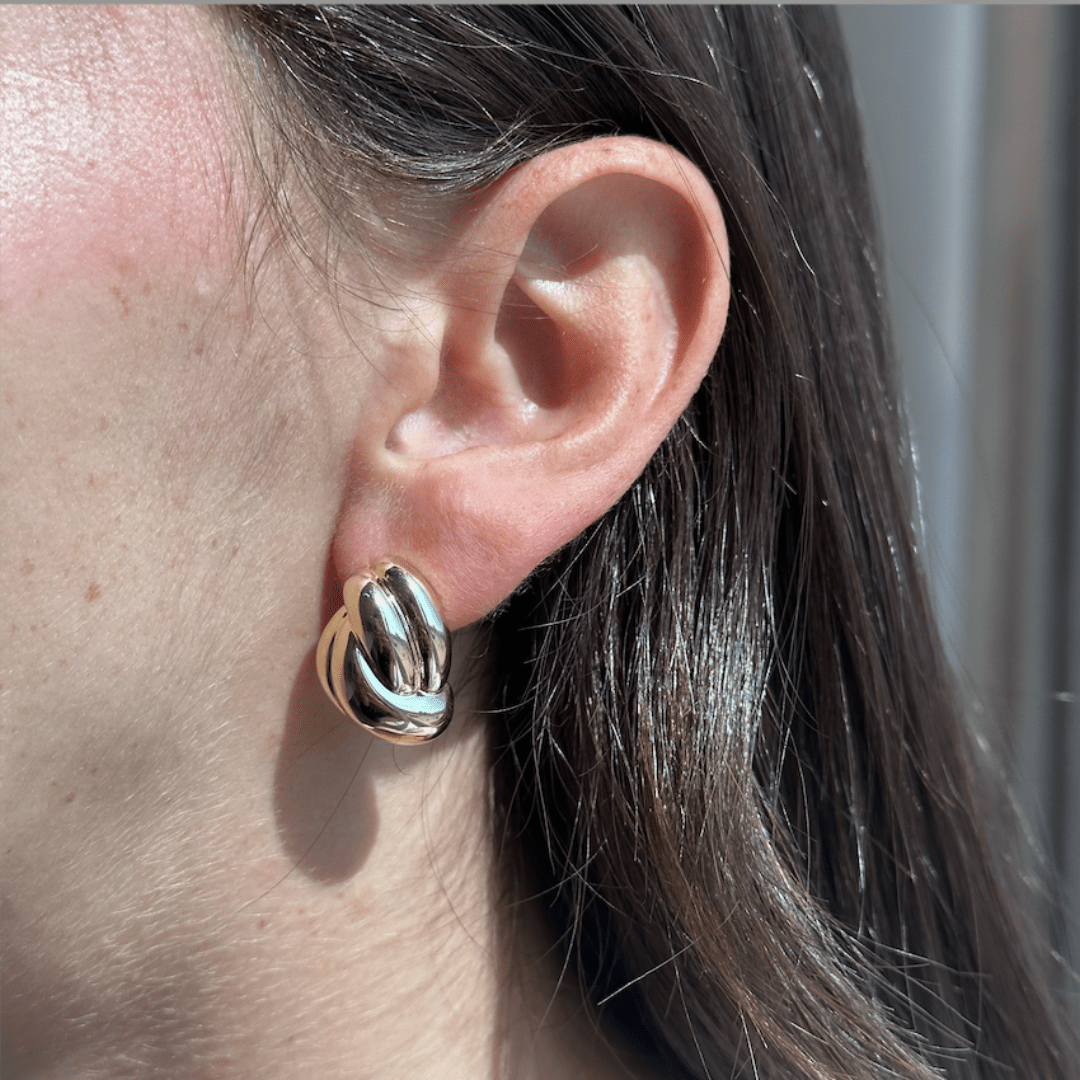 GOLDEN TWIST GLOW EARRINGS - ARETES - Malandra Jewelry - ZOA23 - G51101IOZ