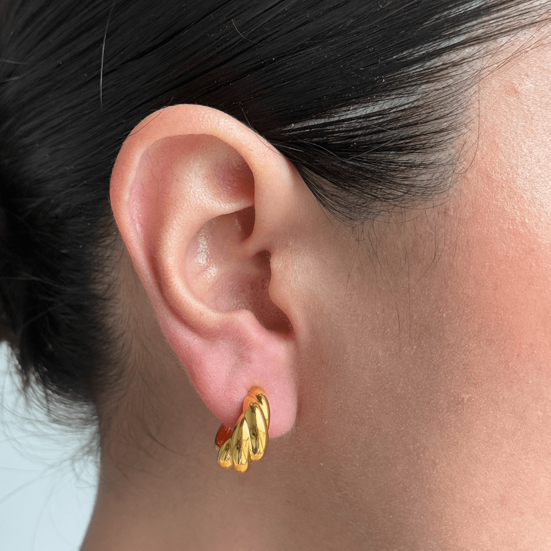 GOLDEN TWIST HOOPS - ARETES - Malandra Jewelry - ZOA5 - N14306COZ