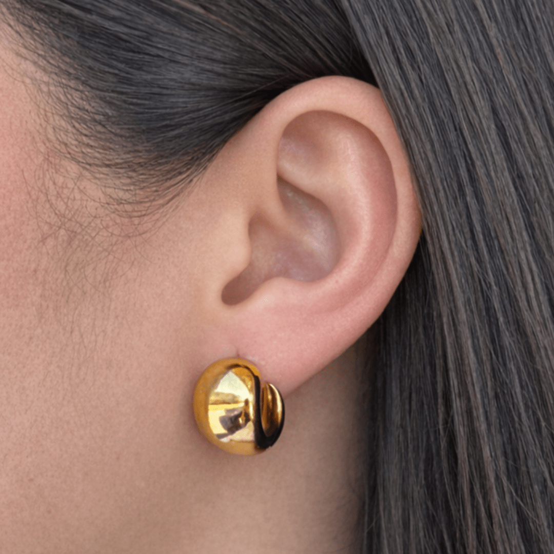 GOLDEN WAVE BOLD EARRINGS - ARETES - Malandra Jewelry - AA1578-T32120