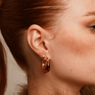 HAZEL SWIRL LUXE HOOPS - ARETES - Malandra Jewelry - EUWA293-JDE0307031-BR