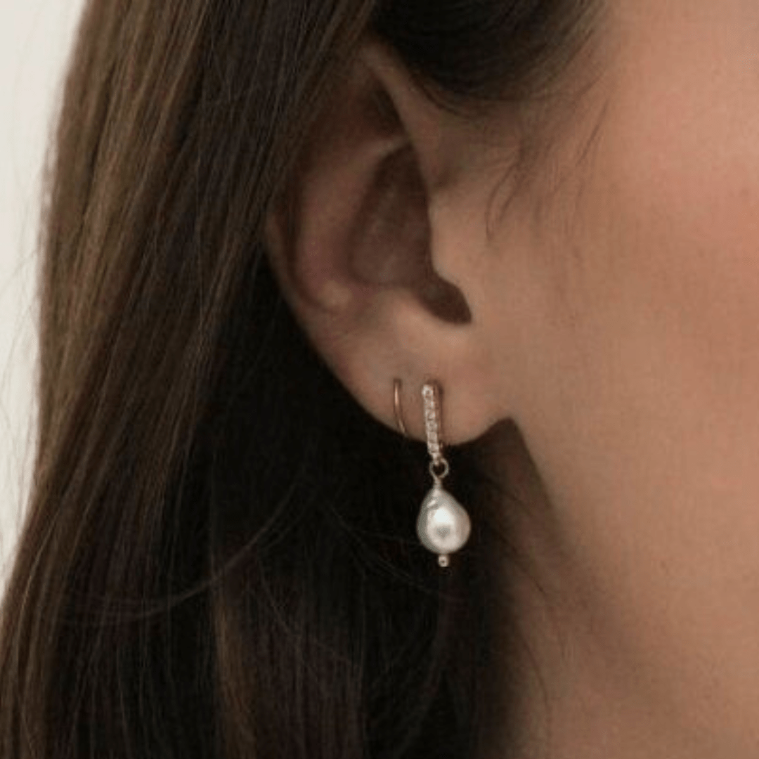 LINE DROP PEARL EARRINGS - ARETES - Malandra Jewelry - TA699