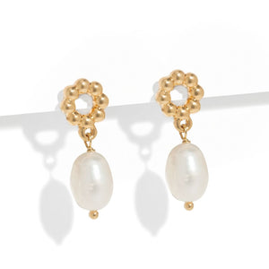 LUMINOUS PEARL DROP STUDS - ARETES - Malandra Jewelry - TA2399