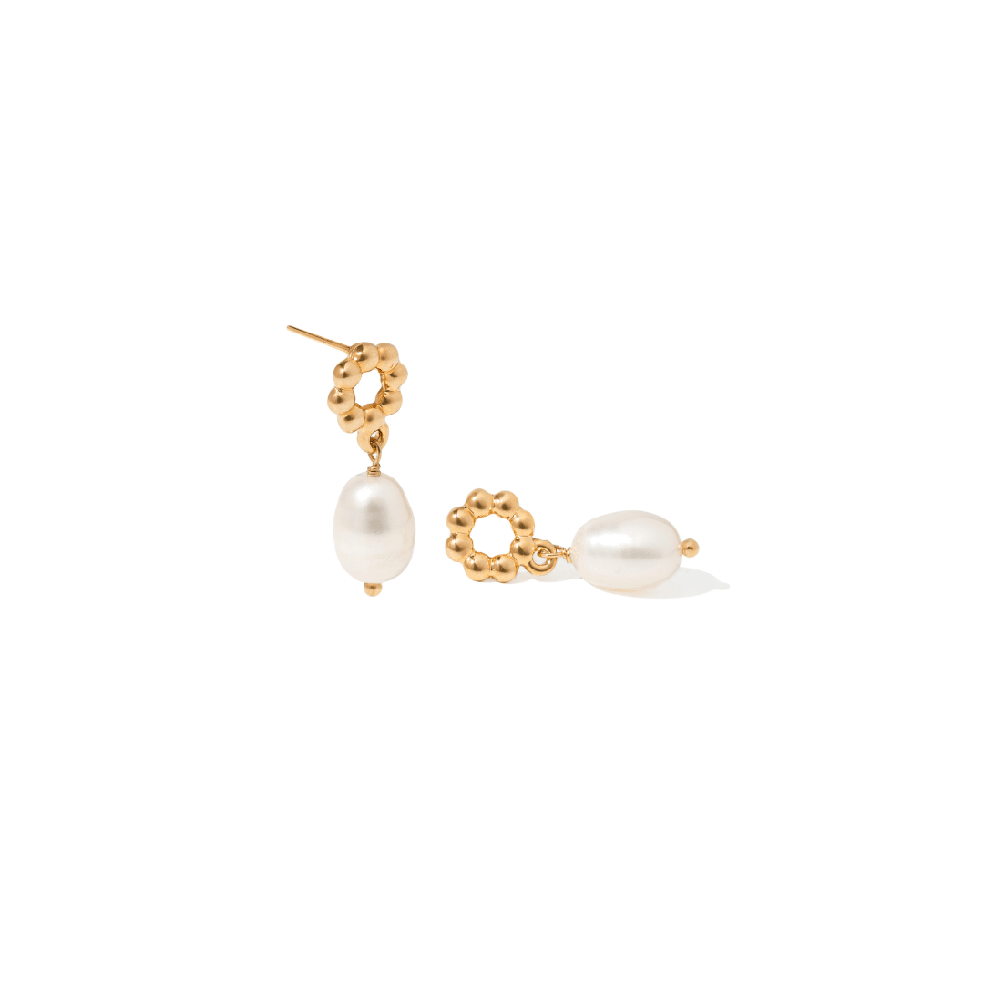 LUMINOUS PEARL DROP STUDS - ARETES - Malandra Jewelry - TA2399
