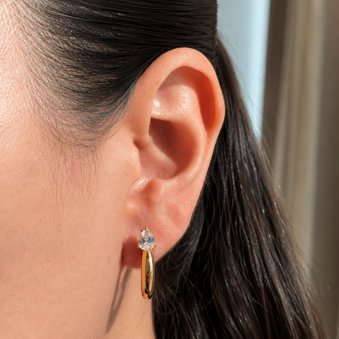 LUXE OPEN HUGGIES - ARETES - Malandra Jewelry - EUWA570-JDE0104324