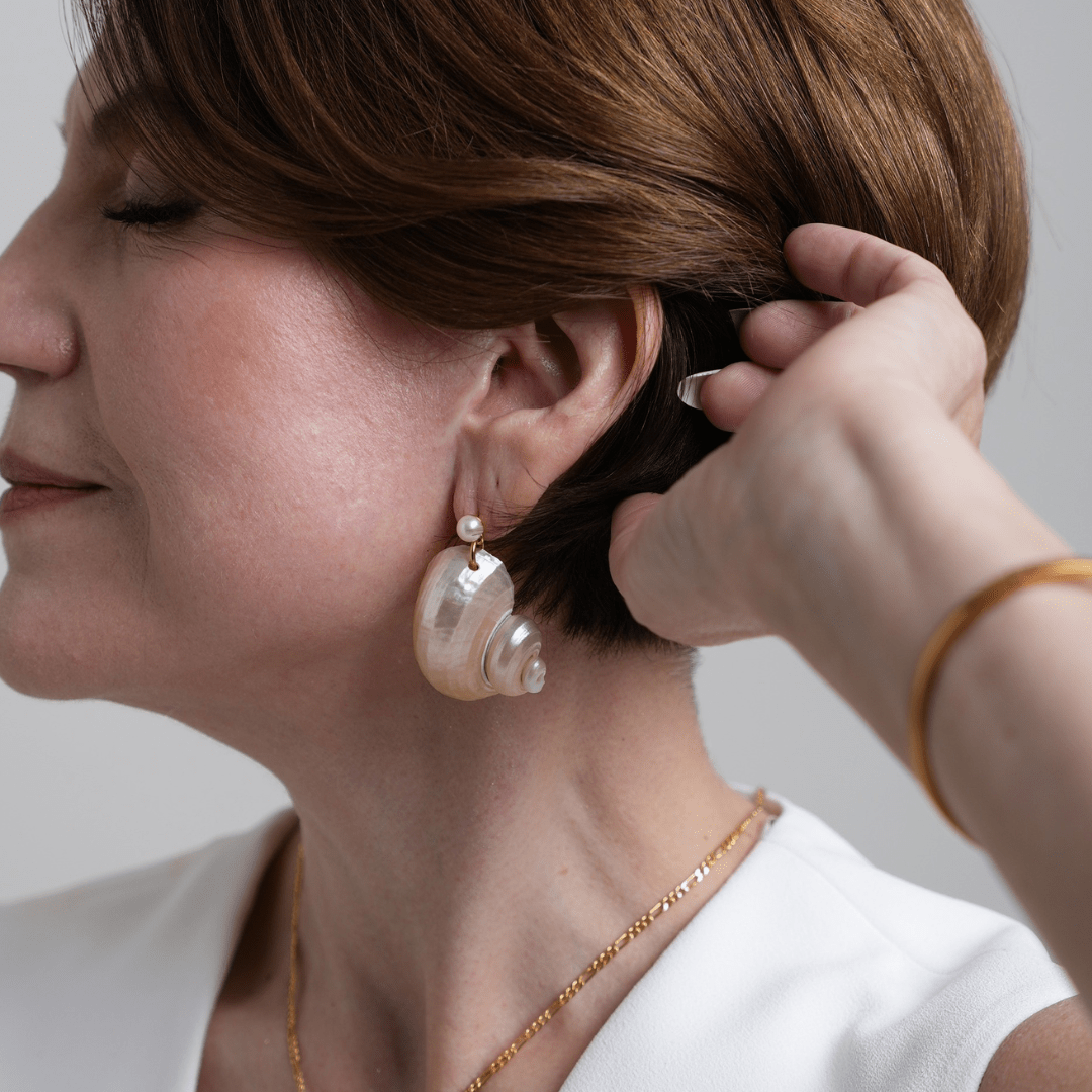 OCEAN SHELL RESORT EARRINGS - ARETES - Malandra Jewelry - TA1917
