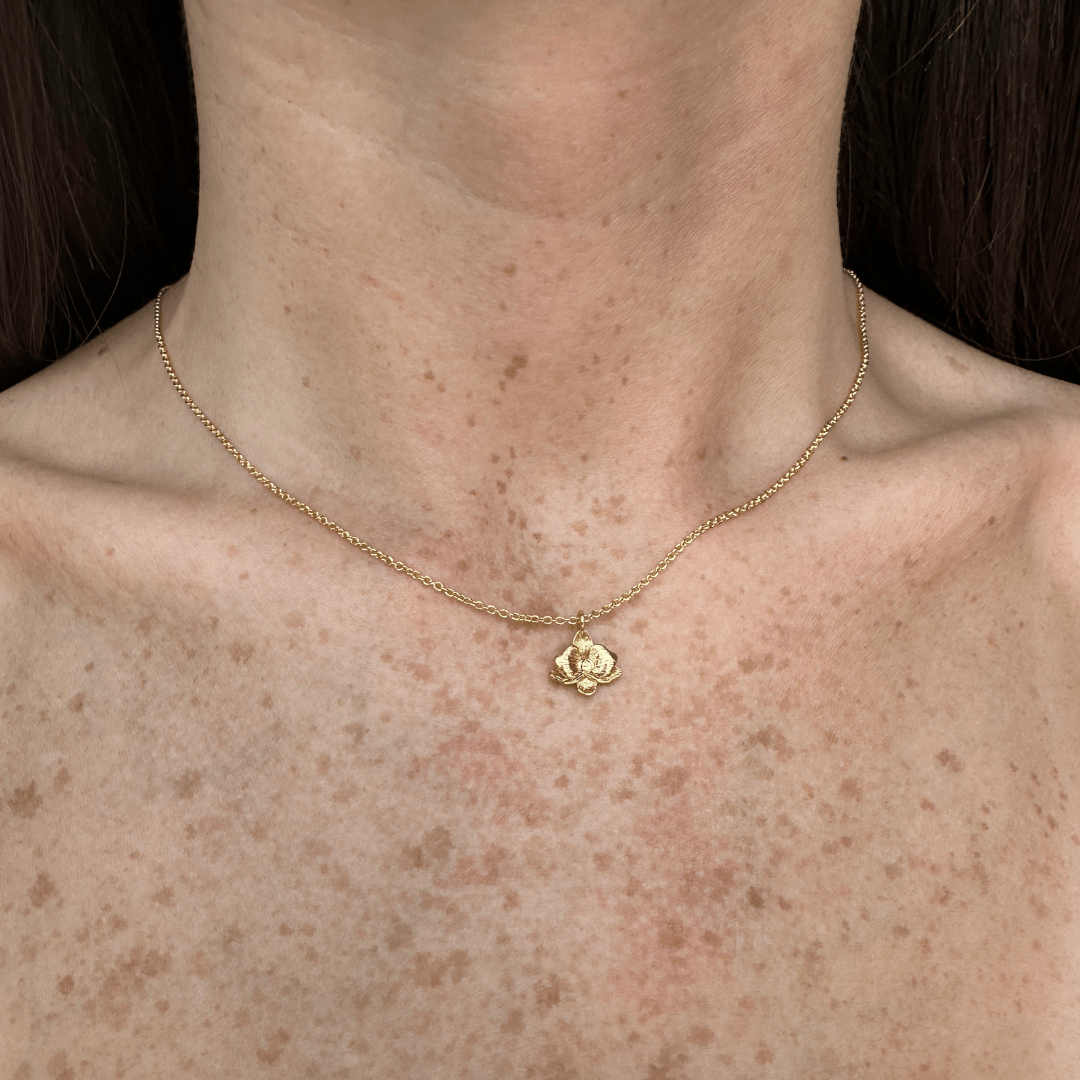 ORCHID FLOWER NECKLACE - COLLARES - Malandra Jewelry - ICC529