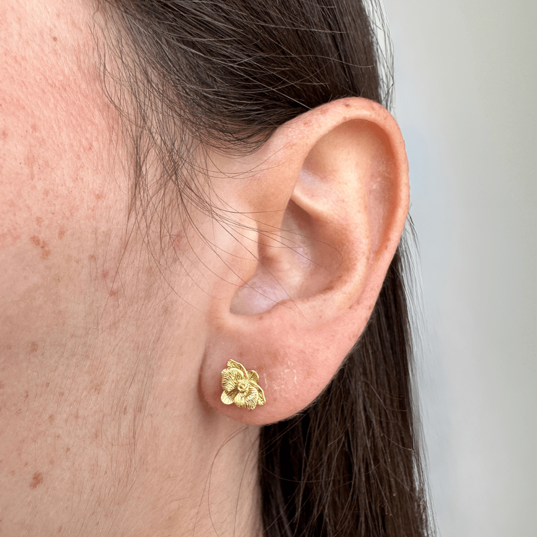 ORCHID FLOWER SMALL STUDS - ARETES - Malandra Jewelry - ICA527