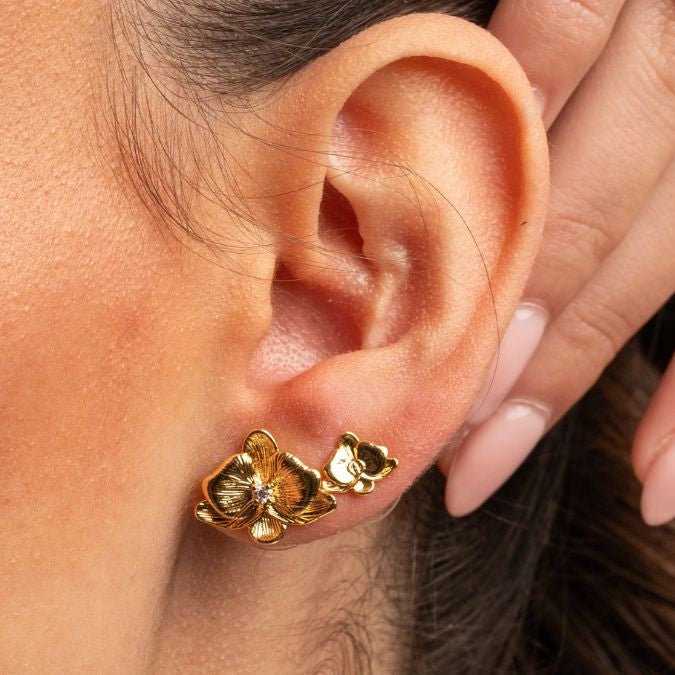 ORCHID GLOW BLOOM STUDS - ARETES - Malandra Jewelry - EYHA187