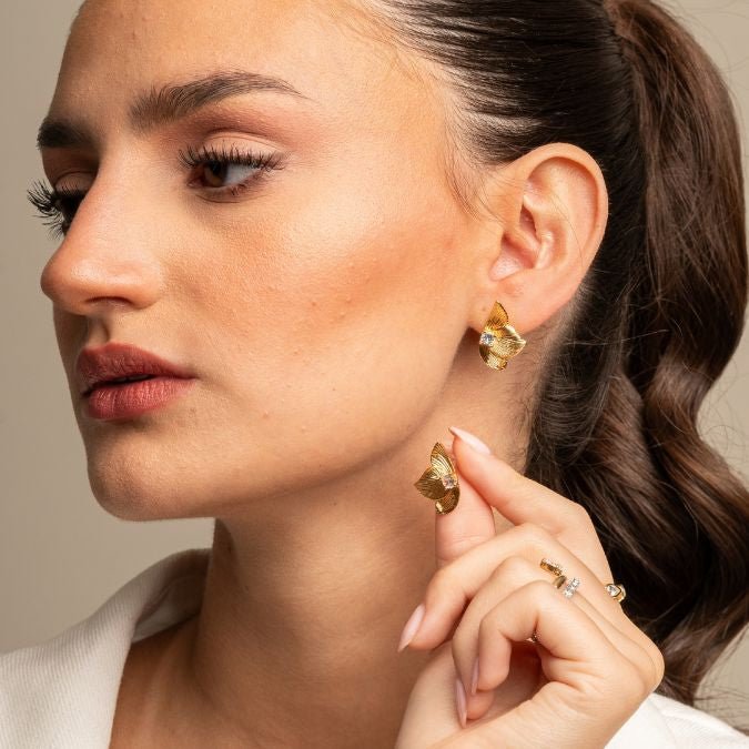 ORCHID GLOW HALF STUDS - ARETES - Malandra Jewelry - EYHA189