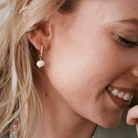 OVAL SPARK PEARL HUGGIES - ARETES - Malandra Jewelry - EA6044 - 60228841197C