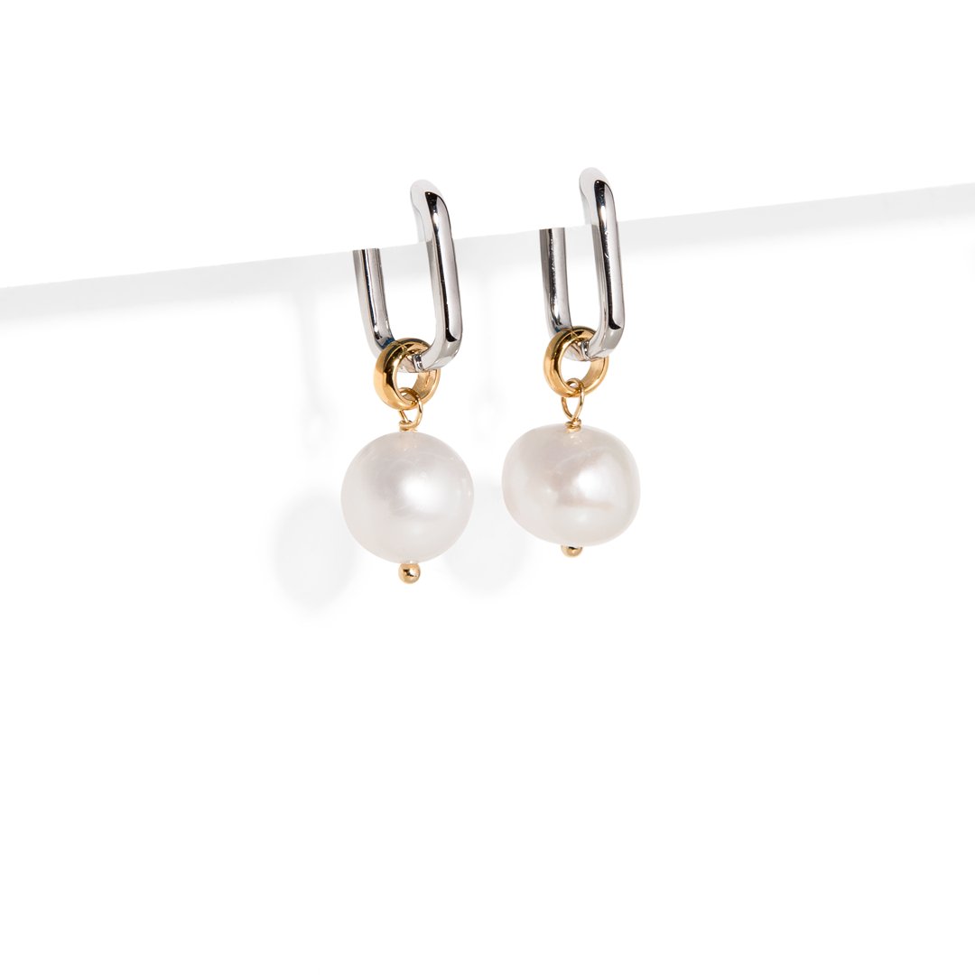 PEARL CLIP SILVER HUGGIES - ARETES - Malandra Jewelry - TA1729