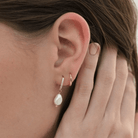 PEARL PENDANT HUGGIES - ARETES - Malandra Jewelry - TA718