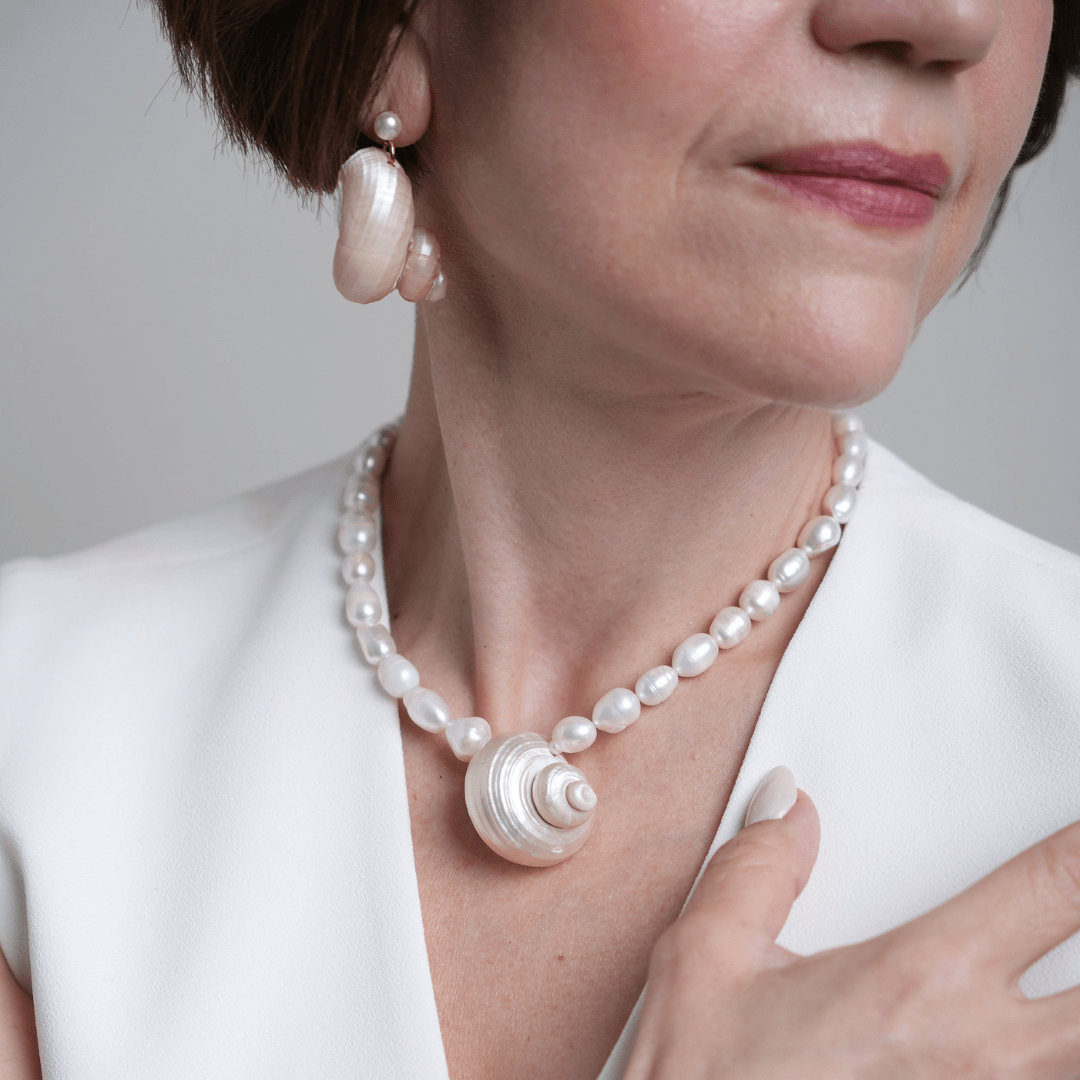 PEARL RESORT SHELL NECKLACE - COLLARES - Malandra Jewelry - TC1878
