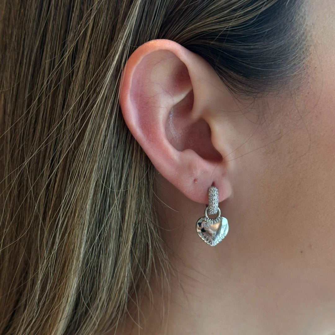 PLAYFUL SILVER HEART EARRINGS - ARETES - Malandra Jewelry - AA1390.P - D28971